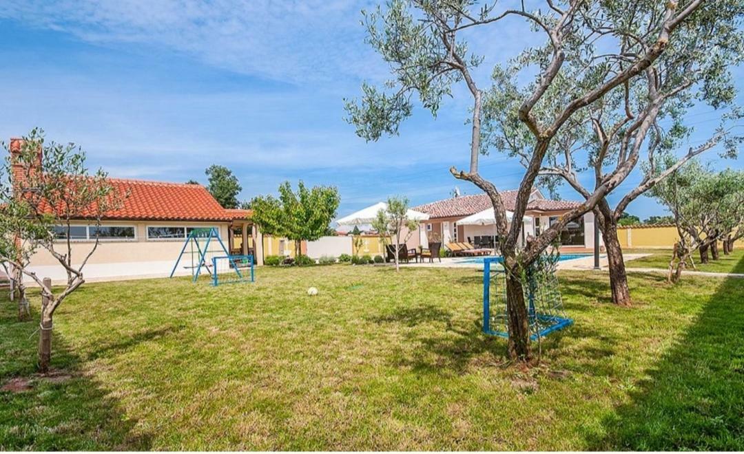 Villa Zafirah Pula Luaran gambar